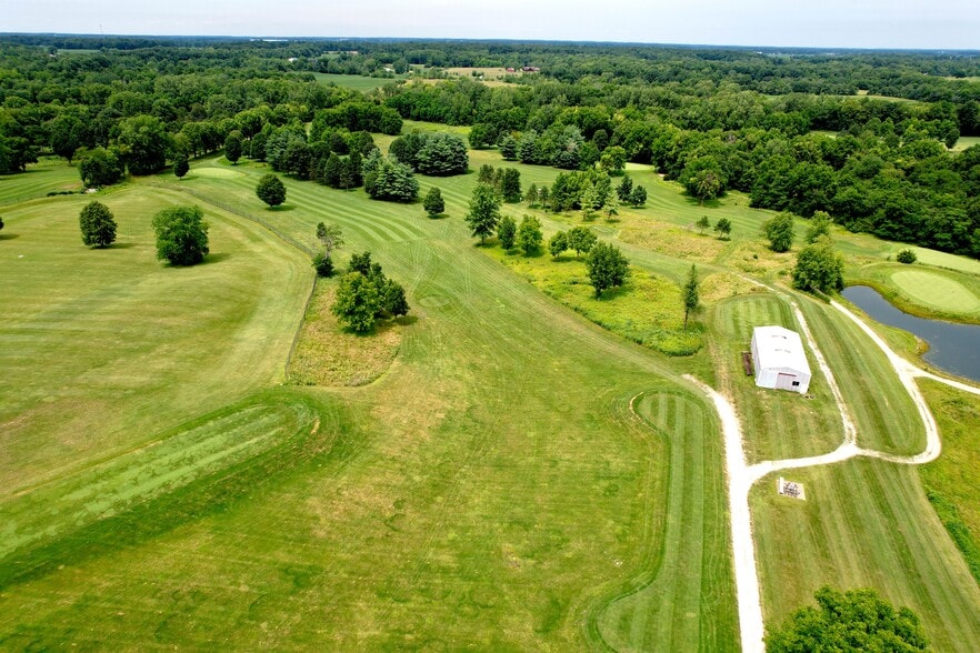 More Photos Of 7453 400 S, Marion Sports And Entertainment For Sale