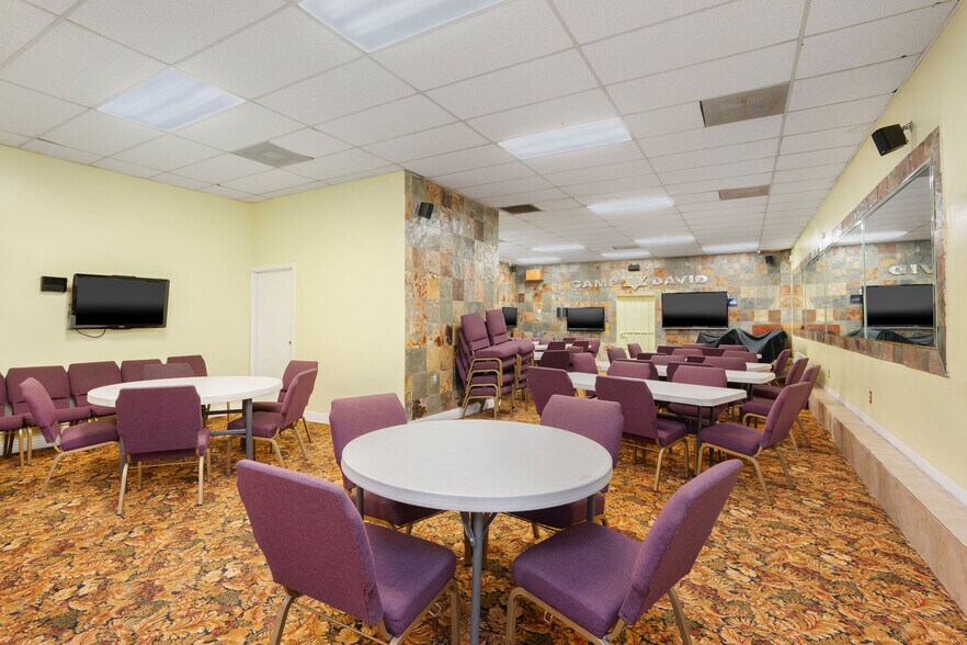 More Photos Of 8461 S San Pedro St, Los Angeles Religious Facility For Sale