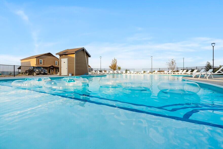 More Photos Of 129 Pioneer Peak, Kimberling City Specialty For Sale