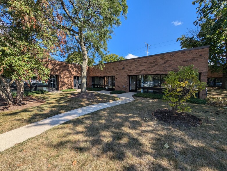 Primary Photo Of 450 Skokie Blvd, Northbrook Office For Sale