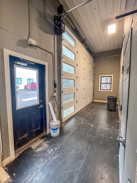 More Photos Of 2507 E Saint Patrick St, Rapid City Distribution For Lease