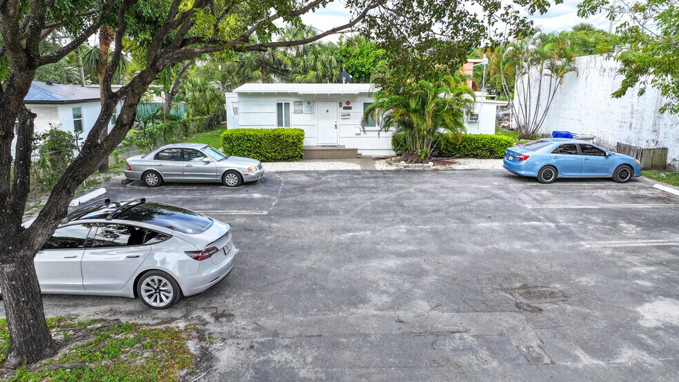 Primary Photo Of 211 SW 2nd Ct, Pompano Beach Apartments For Sale