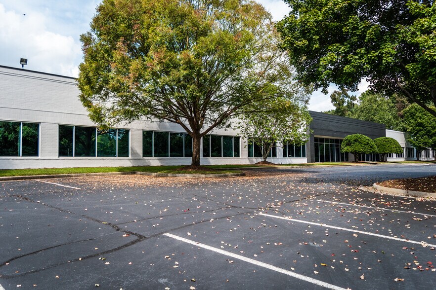 More Photos Of 11560 Great Oaks Way, Alpharetta Unknown For Lease