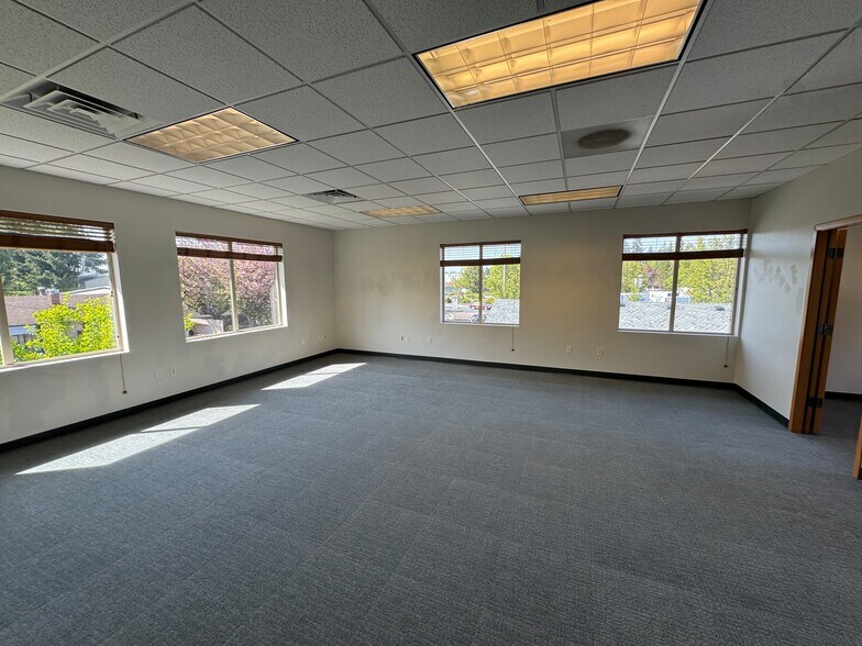 More Photos Of 1110 Golf Club Rd SE, Lacey Loft Creative Space For Lease