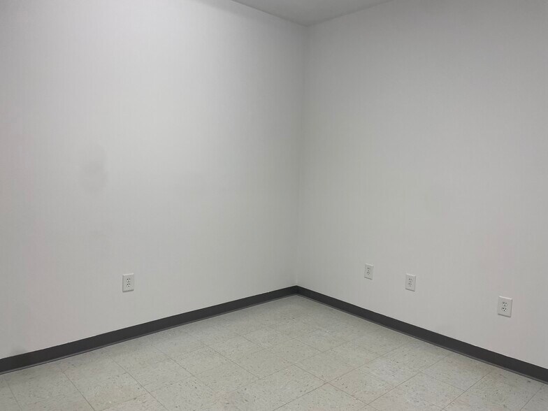 More Photos Of 2141 Eastview Pky, Conyers Office For Sale