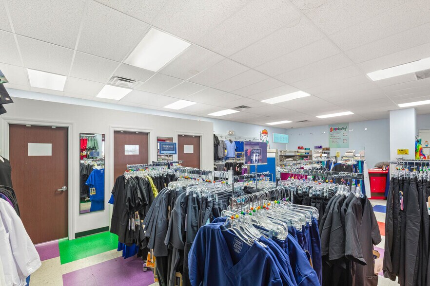 More Photos Of 6007-6045 S Rainbow Blvd, Las Vegas Unknown For Lease