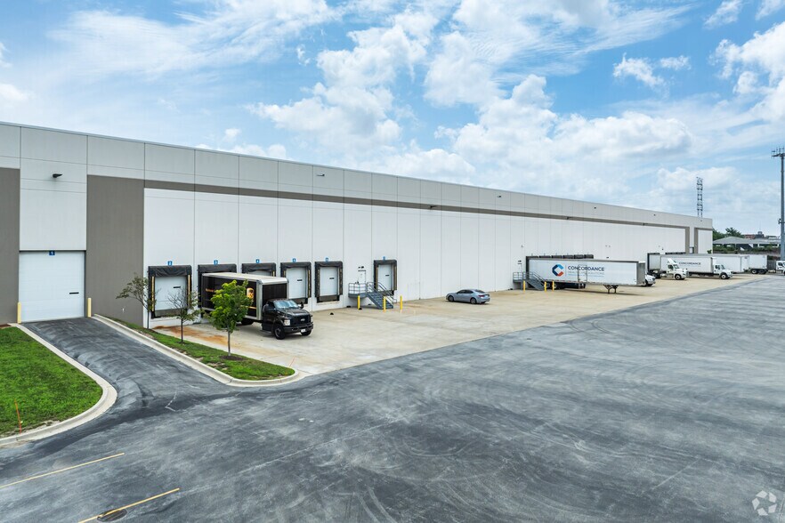 More Photos Of 2545 W 24th St, Chicago Warehouse For Lease