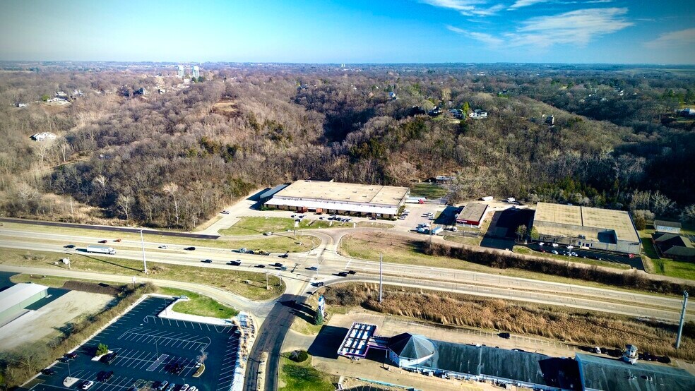 More Photos Of 2500 N Main St, East Peoria Warehouse For Sale