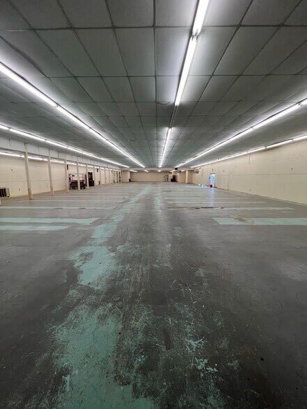More Photos Of 1051 N Price Rd, Pampa Warehouse For Lease