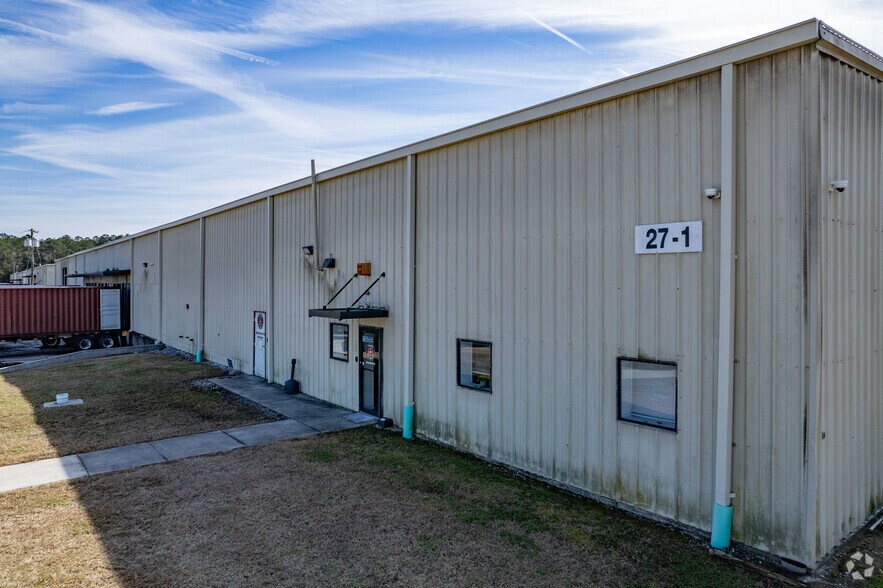 More Photos Of 25 Artley Rd, Savannah Unknown For Lease