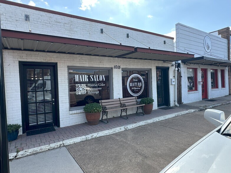 More Photos Of 1015 S Broadway St, Carrollton Storefront For Sale