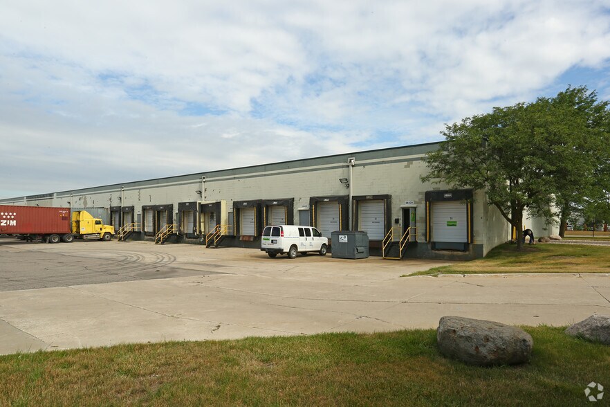 More Photos Of 29031-29045 Airport Dr, Romulus Unknown For Lease