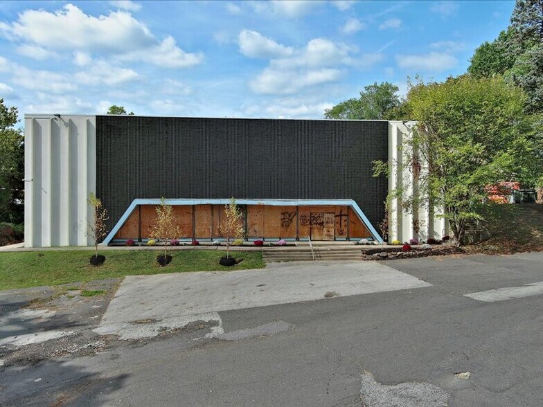 More Photos Of 4000 Bridge St, Drexel Hill Manufacturing For Lease