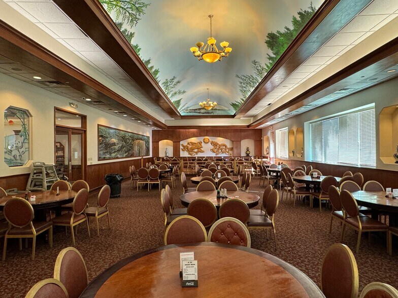 More Photos Of 10 Century Plaza Dr, Houston Restaurant For Sale