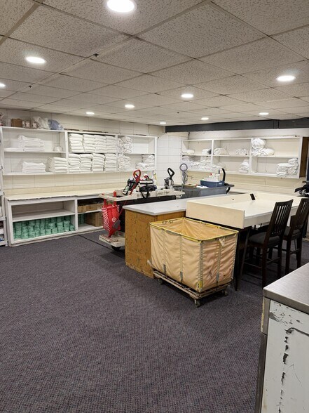More Photos Of 100 W Wilson St, Valliant Hotel For Sale