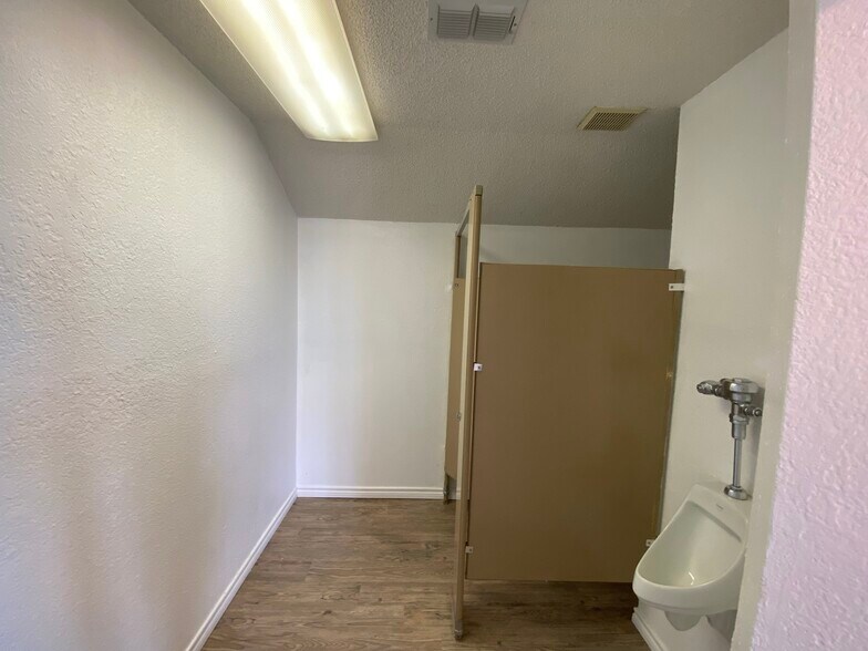 More Photos Of 1717 Idalou Rd, Lubbock Specialty For Sale