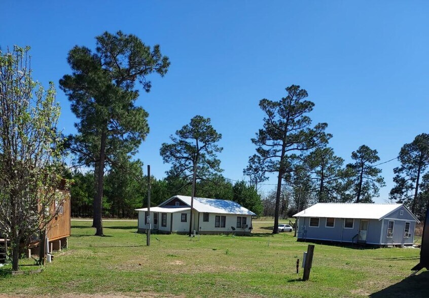 More Photos Of 13099 US Highway 259 S, Mount Enterprise Trailer Camper Park For Sale