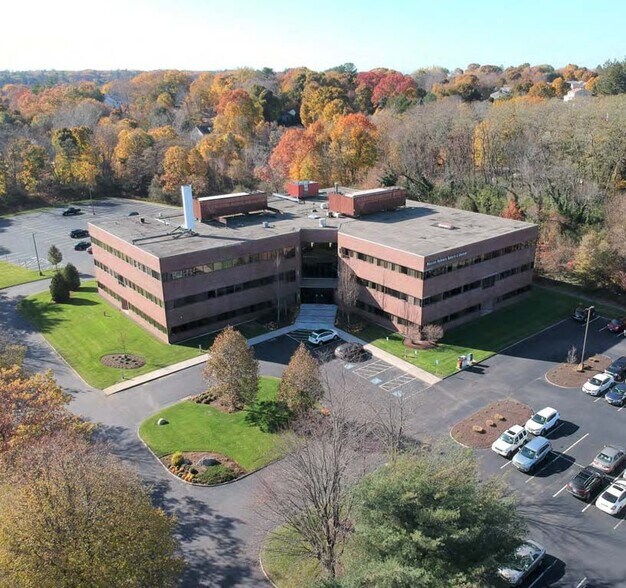 More Photos Of 8 Essex Center Dr, Peabody Office For Lease