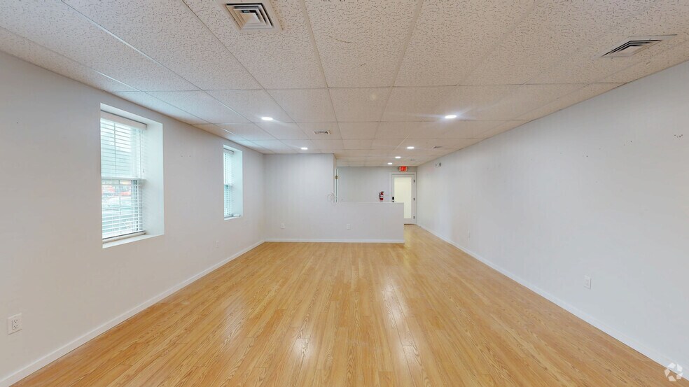 More Photos Of 210 Knickerbocker Rd, Cresskill Medical For Lease