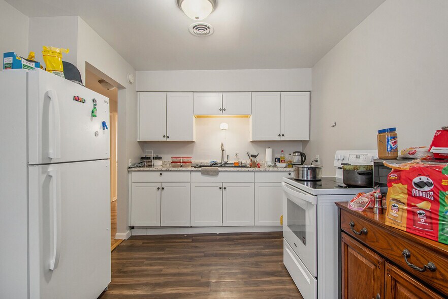 More Photos Of 2416 S 16th St, Omaha Apartments For Sale
