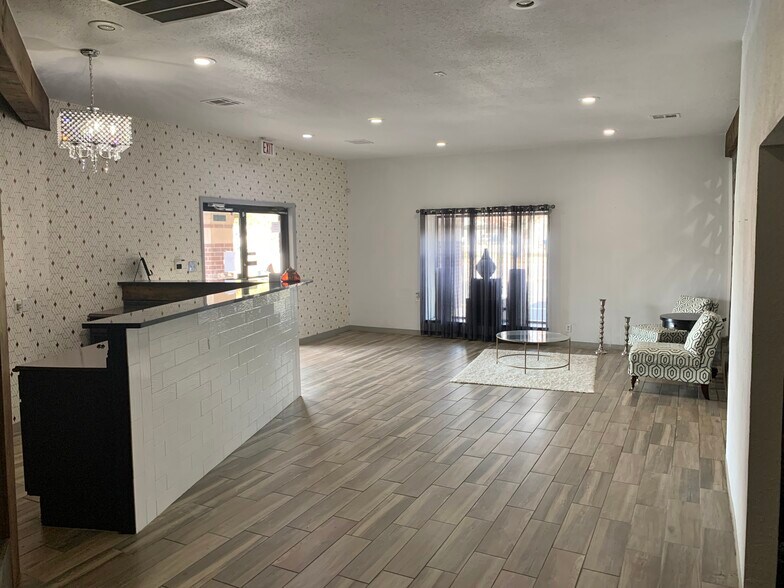 More Photos Of 7917 N May Ave, Oklahoma City Freestanding For Sale