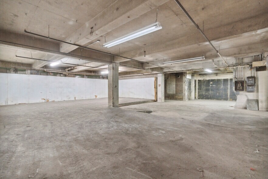 More Photos Of 2916 Weikel St, Philadelphia Warehouse For Sale