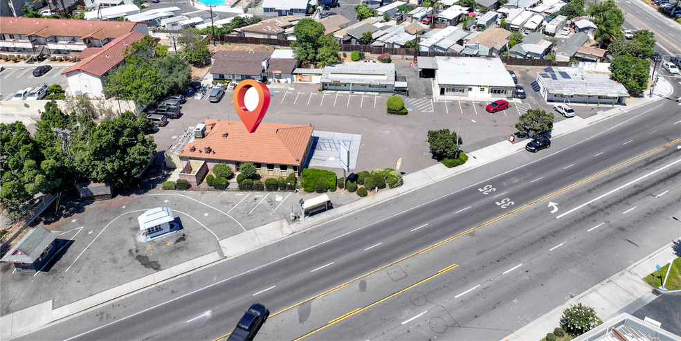 More Photos Of 1235 S Mission Rd, Fallbrook Restaurant For Lease