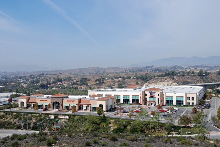 More Photos Of 14339 White Sage Rd, Moorpark Freestanding For Lease