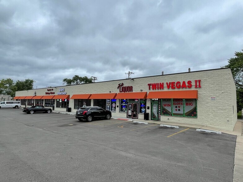 Primary Photo Of 5633-5647 W Roosevelt Rd, Cicero Freestanding For Sale