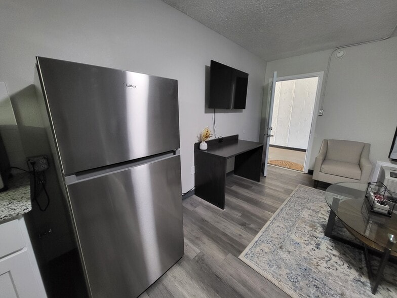 More Photos Of 1000 S Futrall Dr, Fayetteville Apartments For Sale