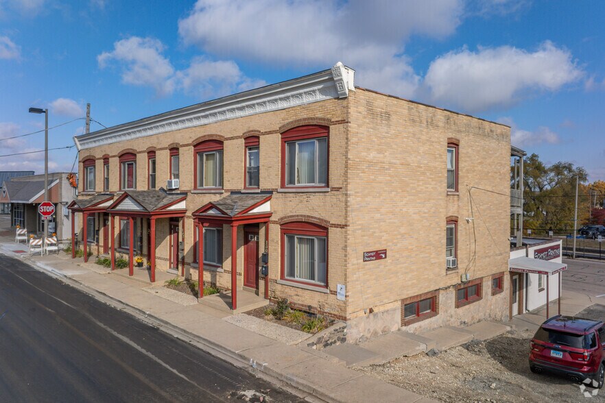 Primary Photo Of 130 Washington St, Woodstock Apartments For Sale