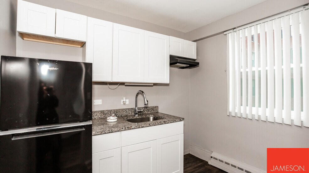 More Photos Of 3075 E Cheltenham Pl, Chicago Apartments For Sale
