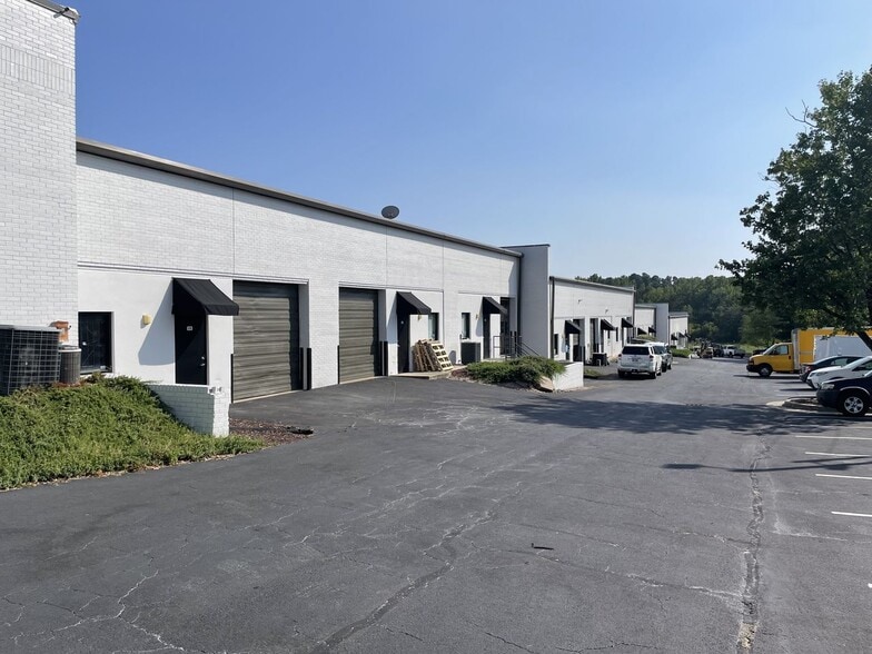 More Photos Of 2810 Yonkers Rd, Raleigh Light Manufacturing For Lease