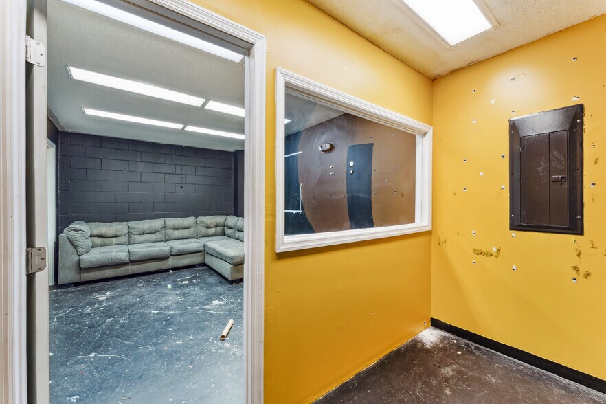 More Photos Of 0-3325 University Blvd, Tuscaloosa Industrial For Sale