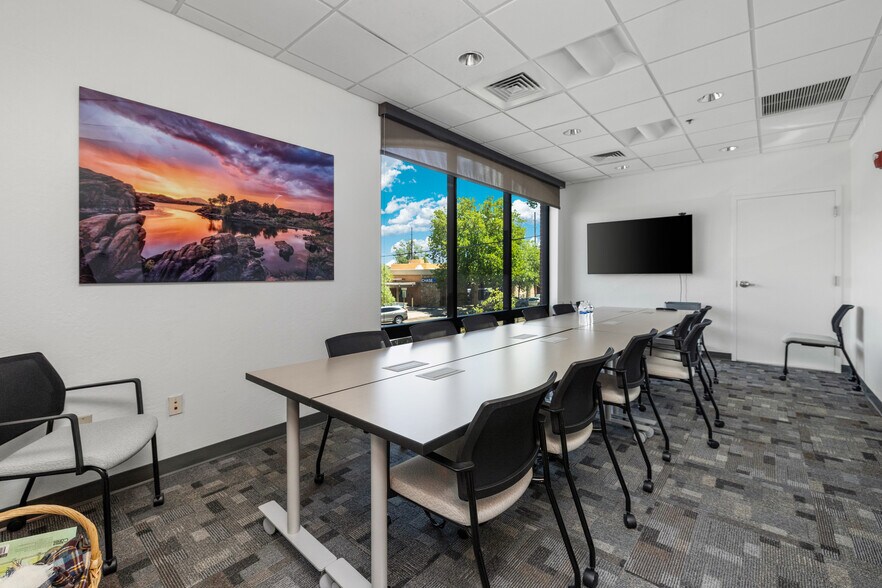 More Photos Of 325 W Gurley St, Prescott Office For Lease
