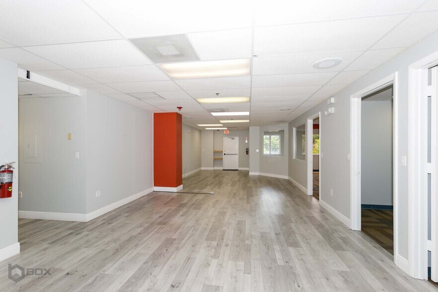 More Photos Of 2405-2425 N University Dr, Coral Springs Loft Creative Space For Lease
