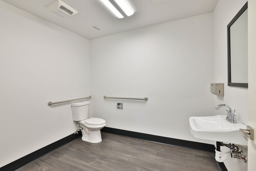 More Photos Of 2504 Samaritan Dr, San Jose Medical For Lease