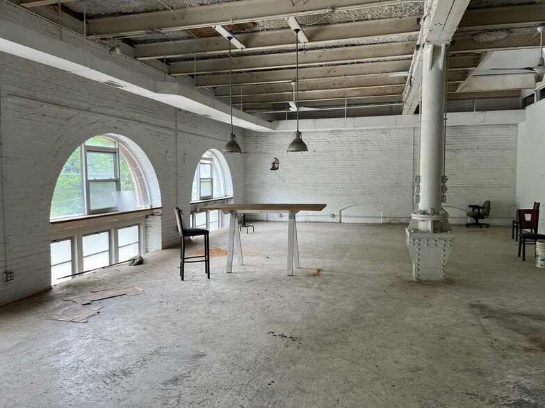 More Photos Of 2133 Central Ave, Cincinnati Light Manufacturing For Sale
