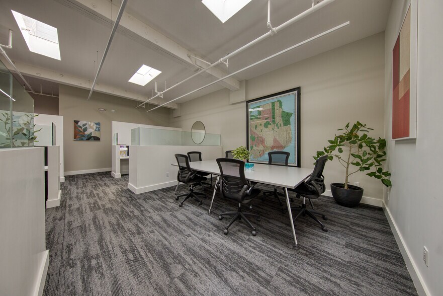 More Photos Of 2425 California St, San Francisco Storefront For Lease