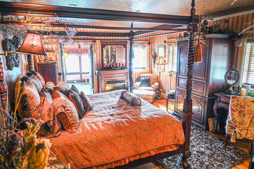 More Photos Of 1272 SW Fillmore St, Topeka Hospitality For Sale