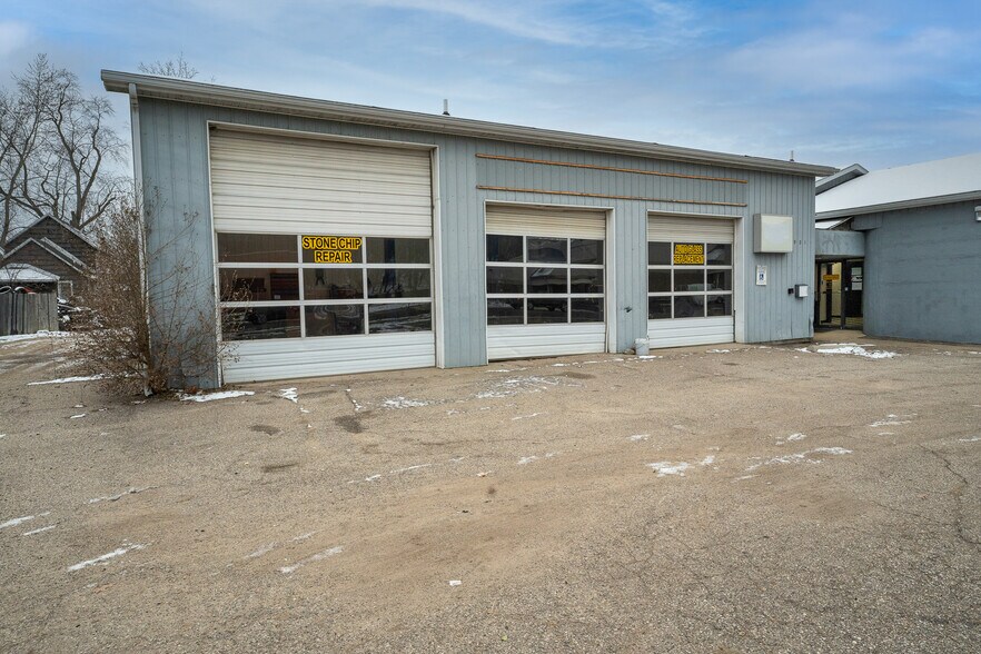 More Photos Of 901 Riverview Dr, Kalamazoo Auto Repair For Sale