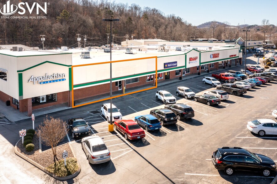 More Photos Of 1001-1029 Cumberland Falls Hwy, Corbin Storefront For Lease