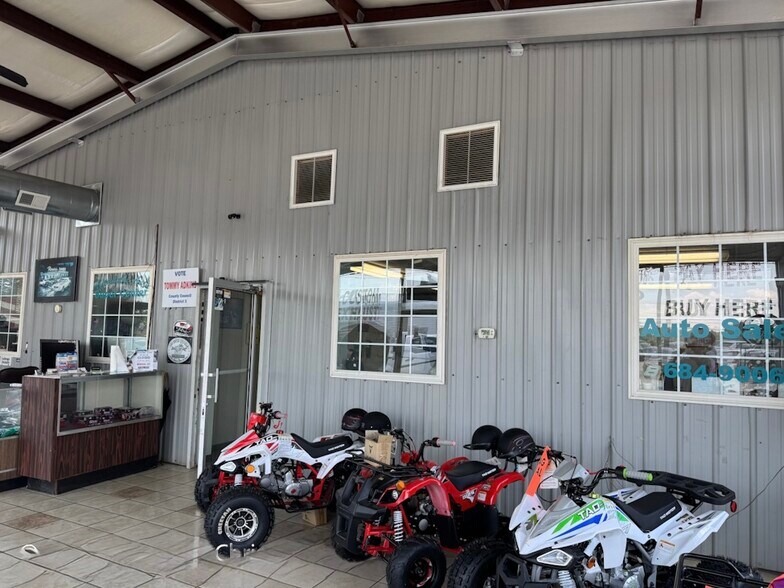 More Photos Of 975-979 E Liberty St, York Auto Dealership For Sale