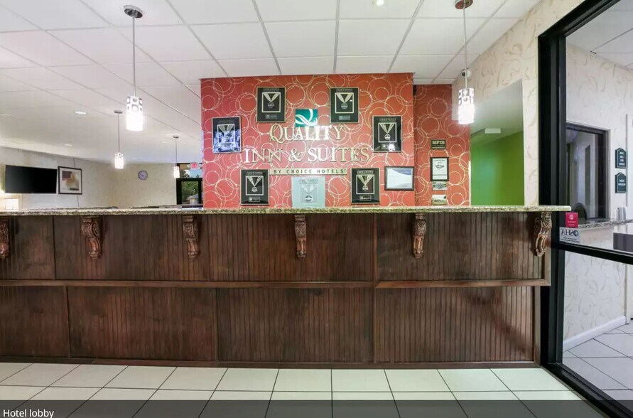 More Photos Of 631 E Barbour St, Eufaula Hotel For Sale