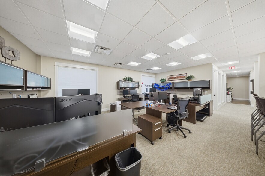 More Photos Of 5011 Argosy Ave, Huntington Beach Loft Creative Space For Sale