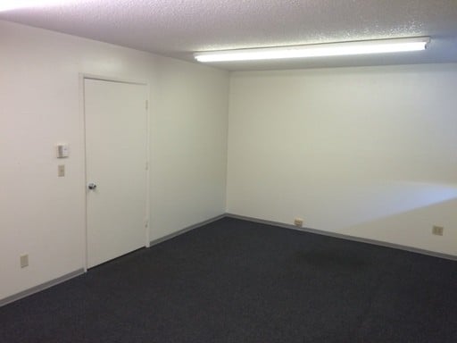 More Photos Of 902-934 W Grant Rd, Tucson Light Manufacturing For Lease