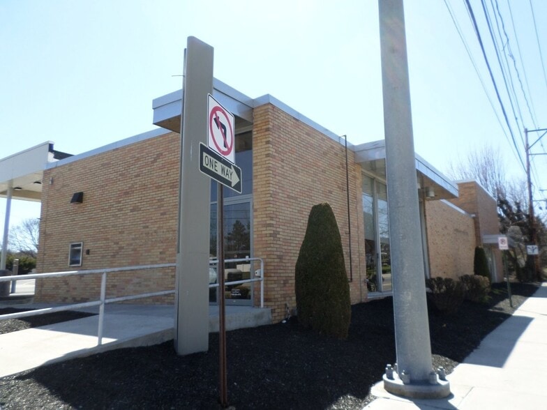 More Photos Of 224 Dunmore St, Throop Bank For Sale