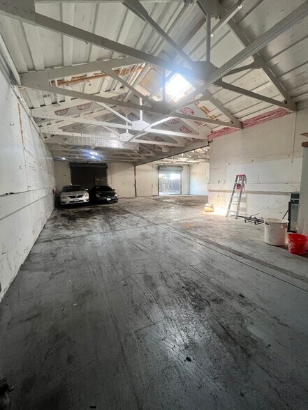 More Photos Of 963-965 87th Ave, Oakland Warehouse For Sale