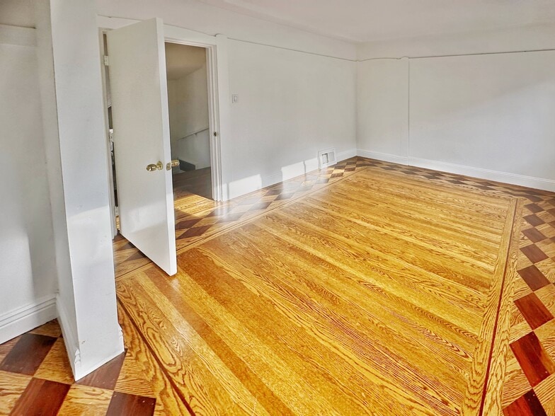More Photos Of 108 Naglee Ave, San Francisco Apartments For Sale