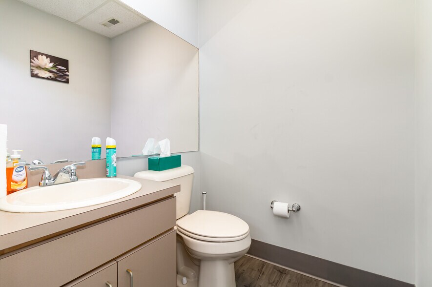 More Photos Of 2751 Blue Rock Rd, Cincinnati Medical For Sale